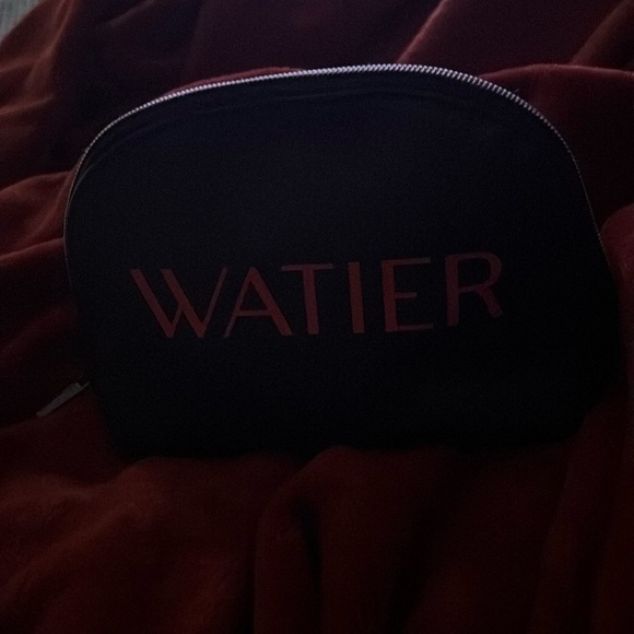 Holt Renfrew Large toiletry bag - Picture 3 of 10